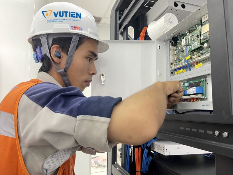Vũ Tiến thi công lắp đặt hệ thống báo động nhà máy