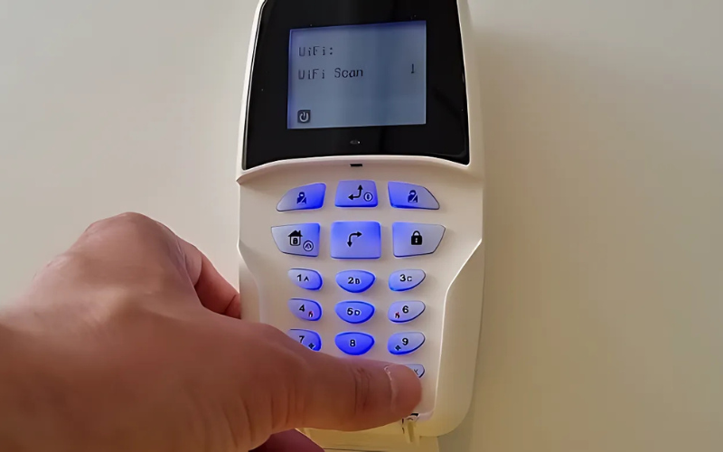 ban-phim-dieu-khien-lightsys-lcd-keypad-ket-noi-tu-trung-tam-bao-dong-risco-giai-phap-dieu-khien-an-ninh-hieu-qua